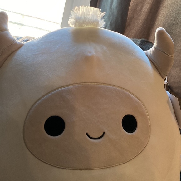 16” 2022 Christmas Amleth yeti squishmallow - Picture 2 of 5